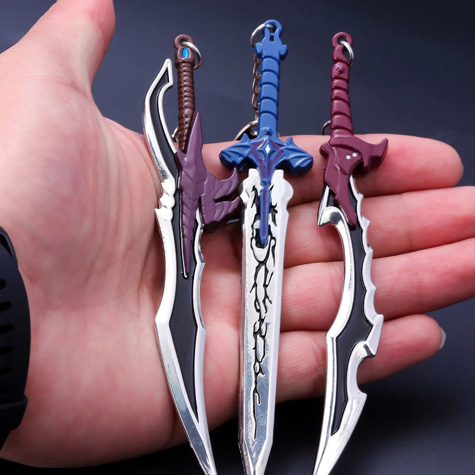 Game Solo Leveling Keychain Strongest Hunter Cheng Xiaoyu Knight Killer Fangs Baruka Metal Weapon Model Collection Value Gift