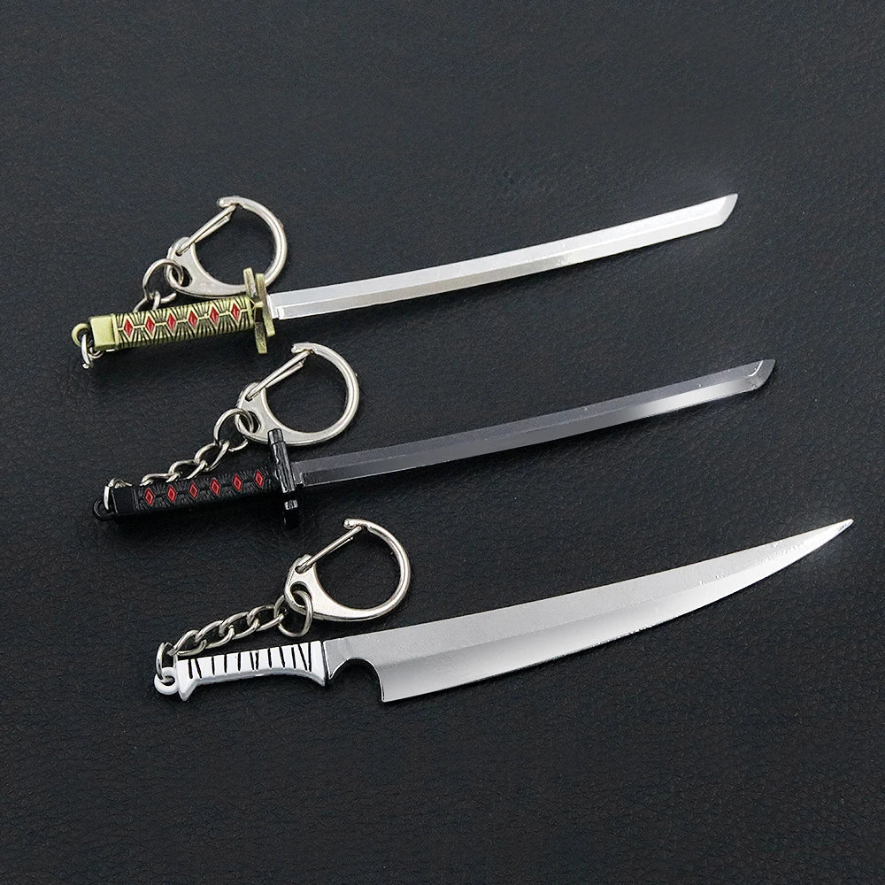 Anime BLEACH: Thousand-Year Blood War Keychains Kurosaki Ichigo Zangetsu Weapon Pendant Keyring Key Chain For Men Cool Jewelry
